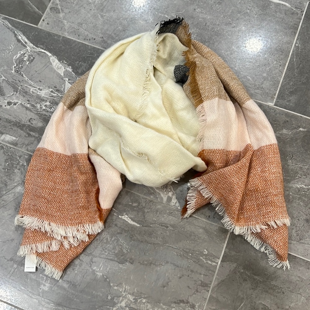 NWT blanket scarf